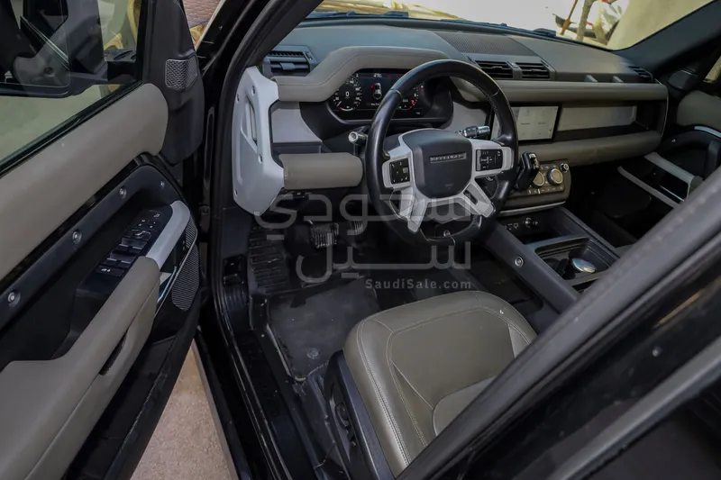 2022 لاند روفر ديفيندر 110