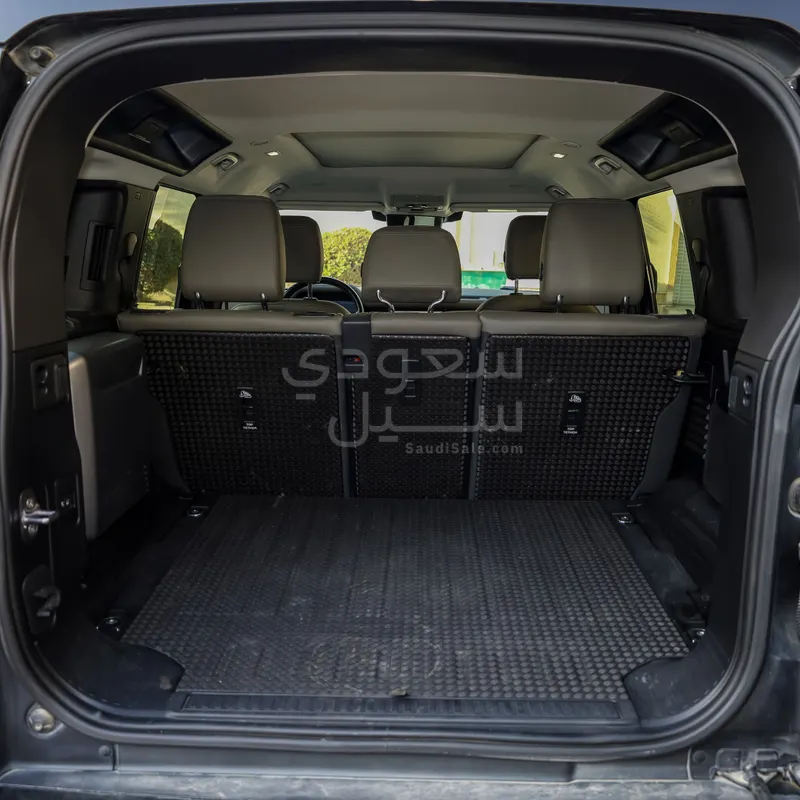 2022 لاند روفر ديفيندر 110