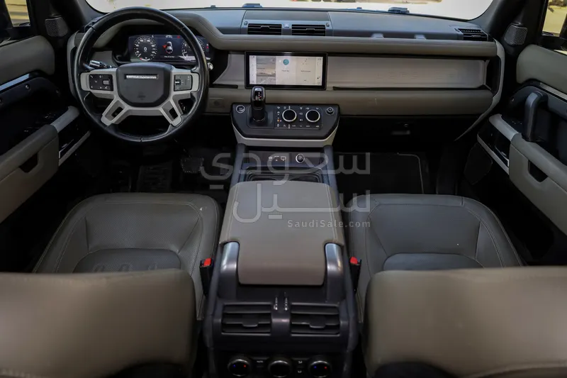 2022 لاند روفر ديفيندر 110
