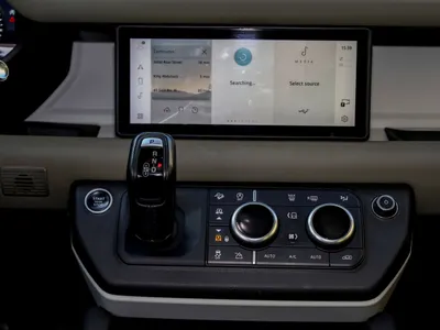 2022 لاند روفر ديفيندر 110