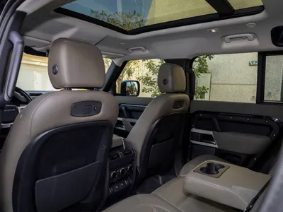 2022 لاند روفر ديفيندر 110