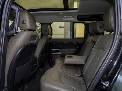 2022 لاند روفر ديفيندر 110