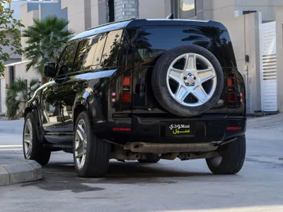 2022 لاند روفر ديفيندر 110