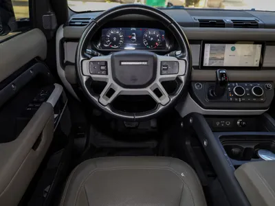 2022 لاند روفر ديفيندر 110