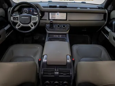 2022 لاند روفر ديفيندر 110