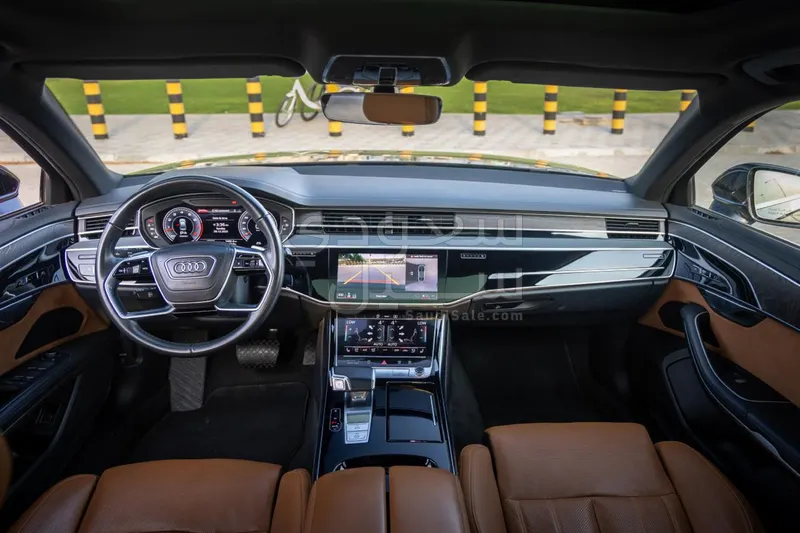 2023 اودي اي 8 ال 55تي اف اس أي