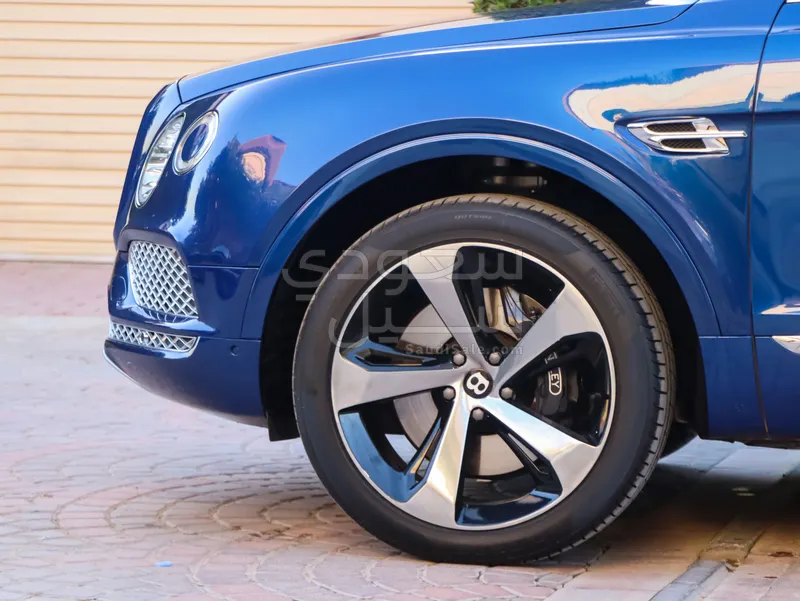 2017 بنتلي بنتايجا الاصدار الاول