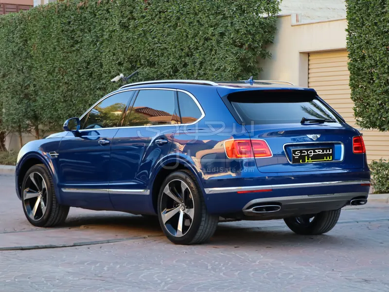 2017 بنتلي بنتايجا الاصدار الاول