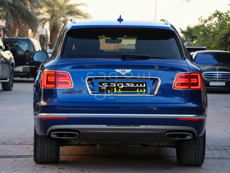 2017 بنتلي بنتايجا الاصدار الاول