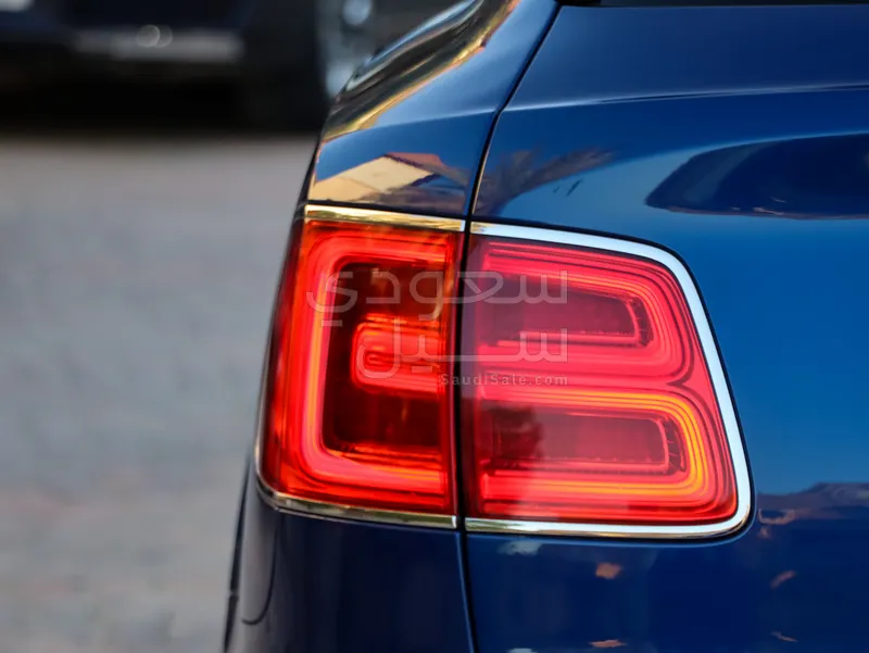 2017 بنتلي بنتايجا الاصدار الاول