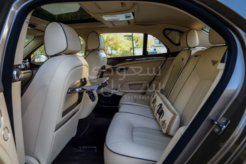 2014 بنتلي مولسان