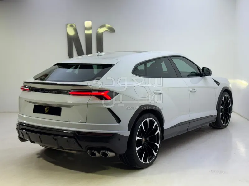 2020 لمبرجيني اوروس