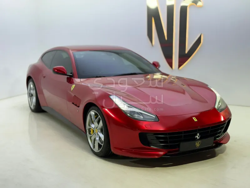 2017 فيراري جي تي سي 4 لوسو