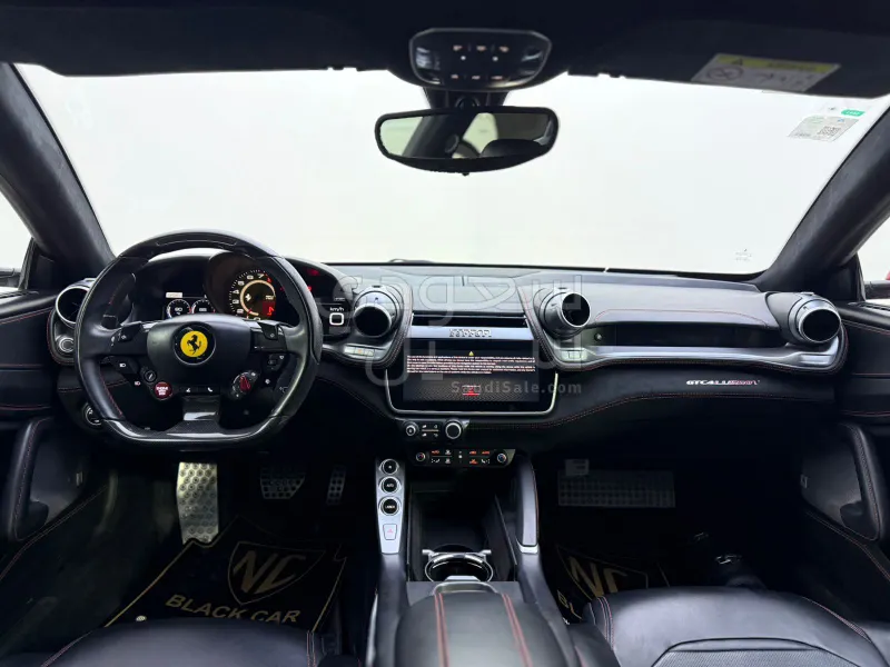 2017 فيراري جي تي سي 4 لوسو