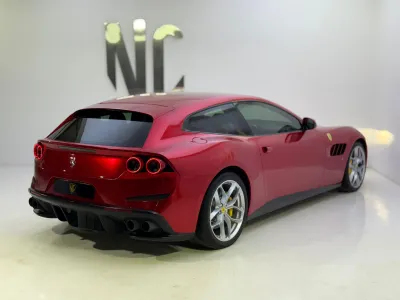 2017 فيراري جي تي سي 4 لوسو