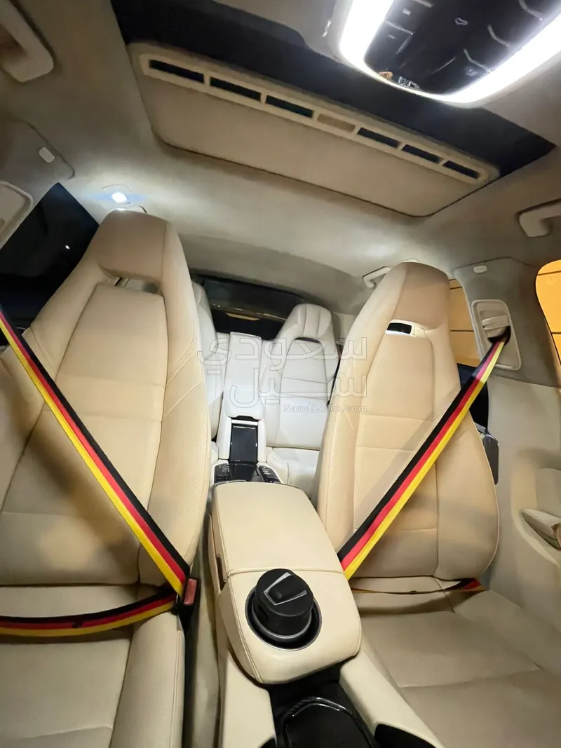 2010 بورش بانميرا 4 اس