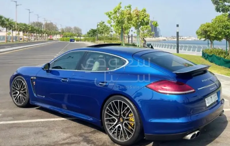 2010 بورش بانميرا 4 اس