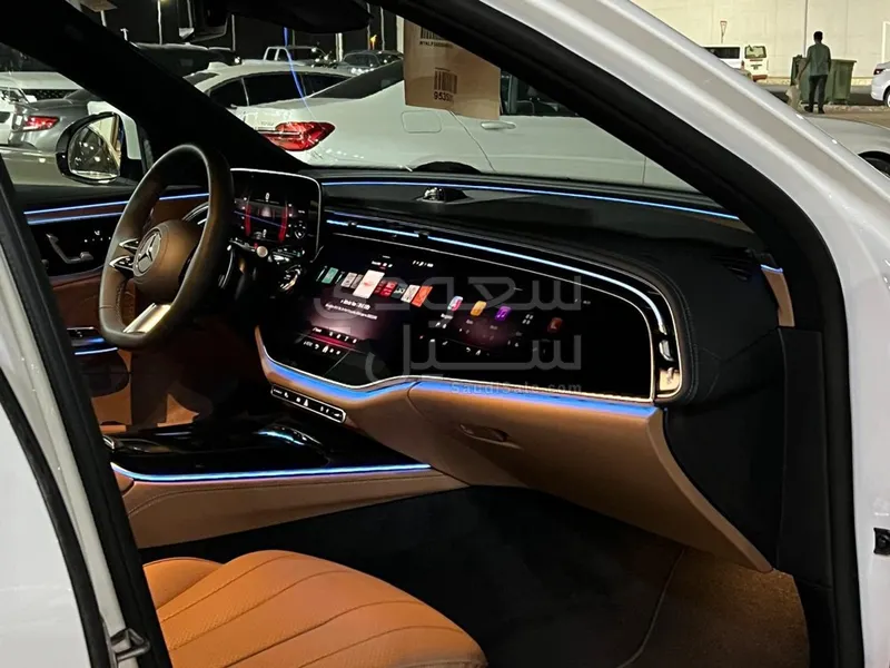 2025 مرسيدس - بنز إي 200 أي إم جي