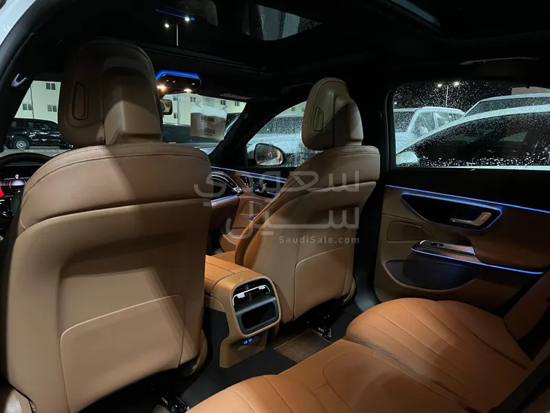 2025 مرسيدس - بنز إي 200 أي إم جي