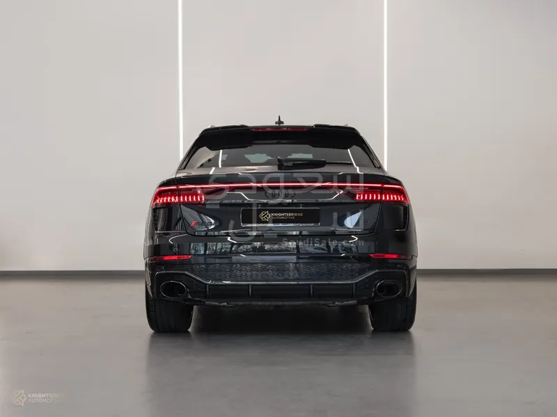 2022 اودي ار اس كيو 8