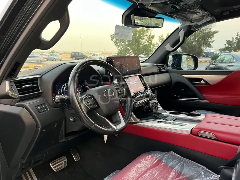 2026 لكزس إل إس 600