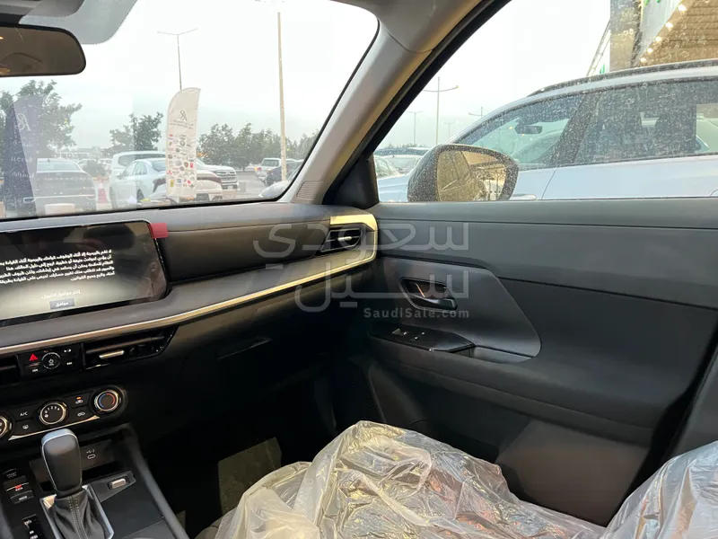 2025 نيسان كيكس اس في