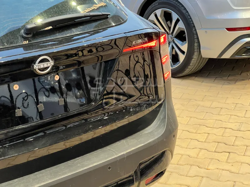 2025 نيسان كيكس اس في