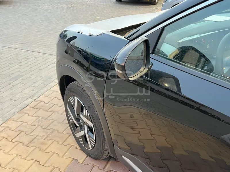 2025 نيسان كيكس اس في