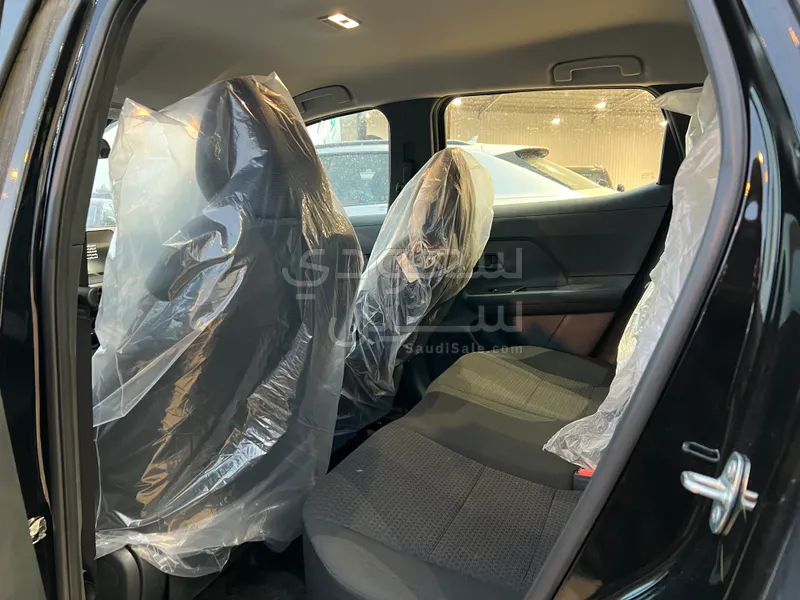 2025 نيسان كيكس اس في