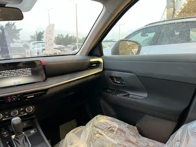 2025 نيسان كيكس اس في