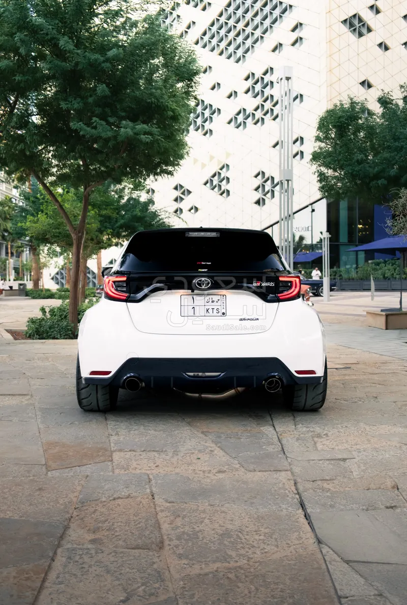 2022 تويوتا ياريس جي ار