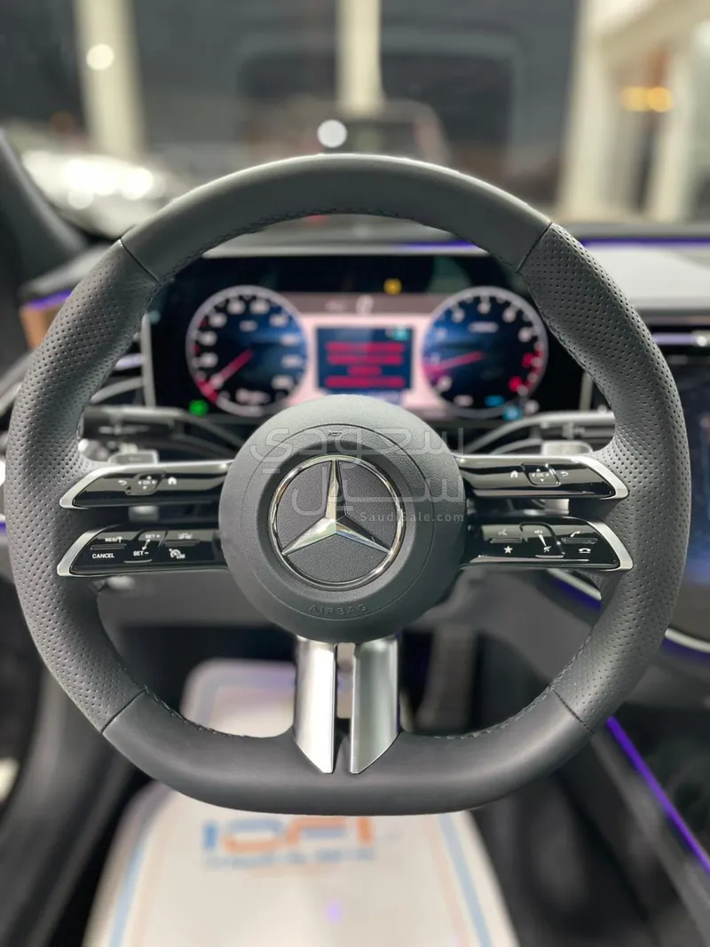 2025 مرسيدس - بنز إي 200