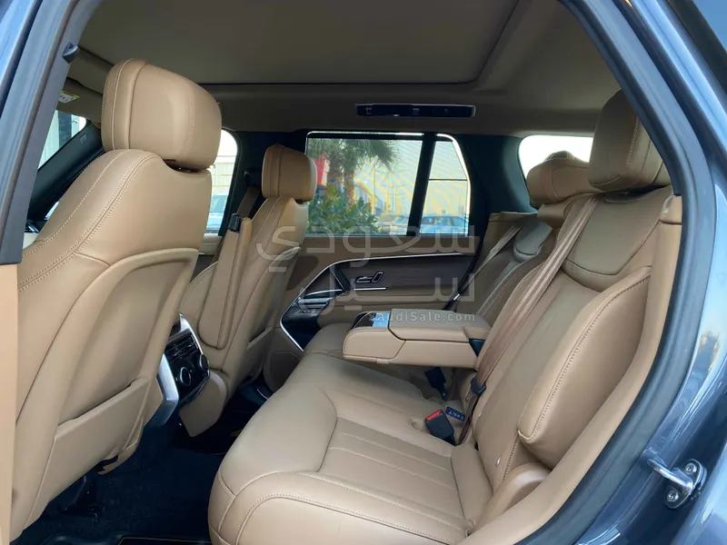 2025 لاند روفر رينج روفر فوج اس اي