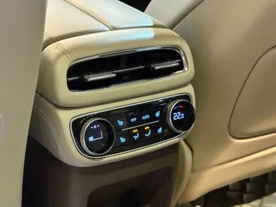 2021 جينيسيس جي في 80