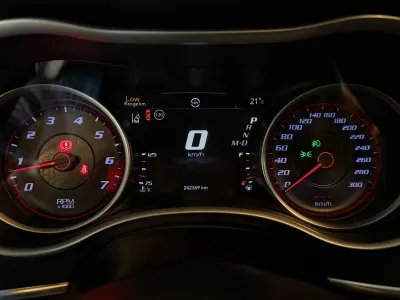 2015 دودج تشارجر اس ار تي