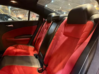 2015 دودج تشارجر اس ار تي