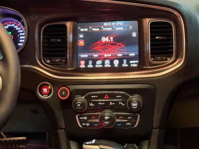 2015 دودج تشارجر اس ار تي