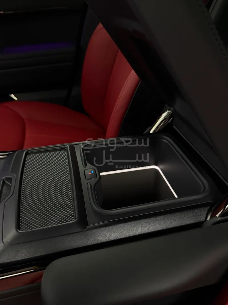 2025 لاند روفر رينج روفر سبورت اتش اس اي