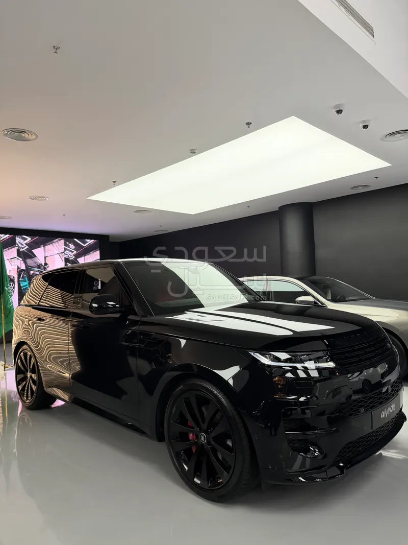 2025 لاند روفر رينج روفر سبورت اتش اس اي