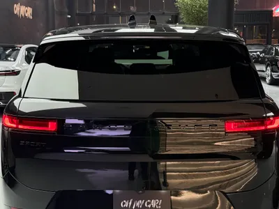 2025 لاند روفر رينج روفر سبورت اتش اس اي