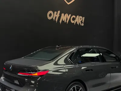 2025 بي ام دبليو الفئة السابعة 735أي