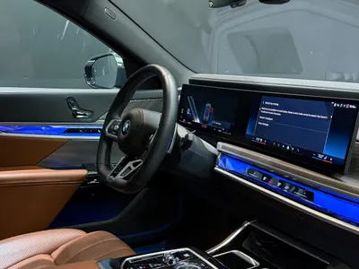 2025 بي ام دبليو الفئة السابعة 735أي