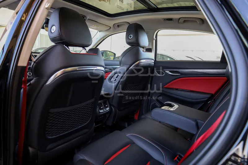 2022 جيلي توجيلا