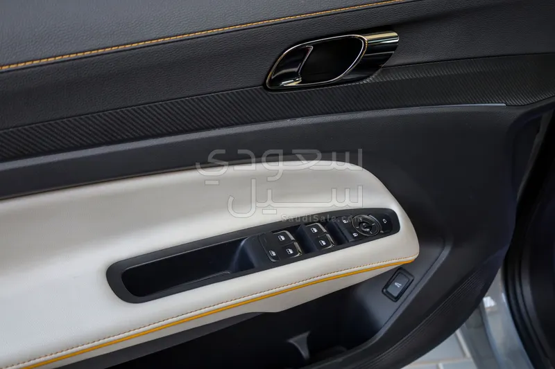 2024 فورد تيريتوري تيتانيوم بلس