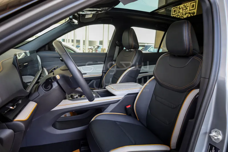 2024 فورد تيريتوري تيتانيوم بلس