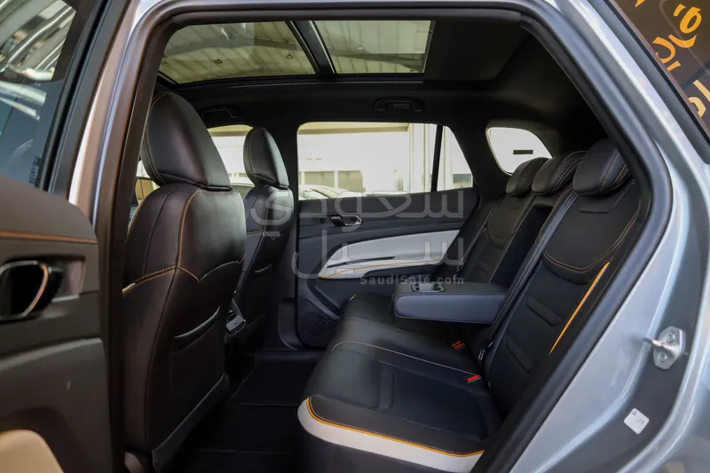 2024 فورد تيريتوري تيتانيوم بلس