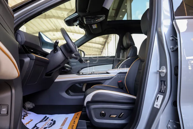 2024 فورد تيريتوري تيتانيوم بلس