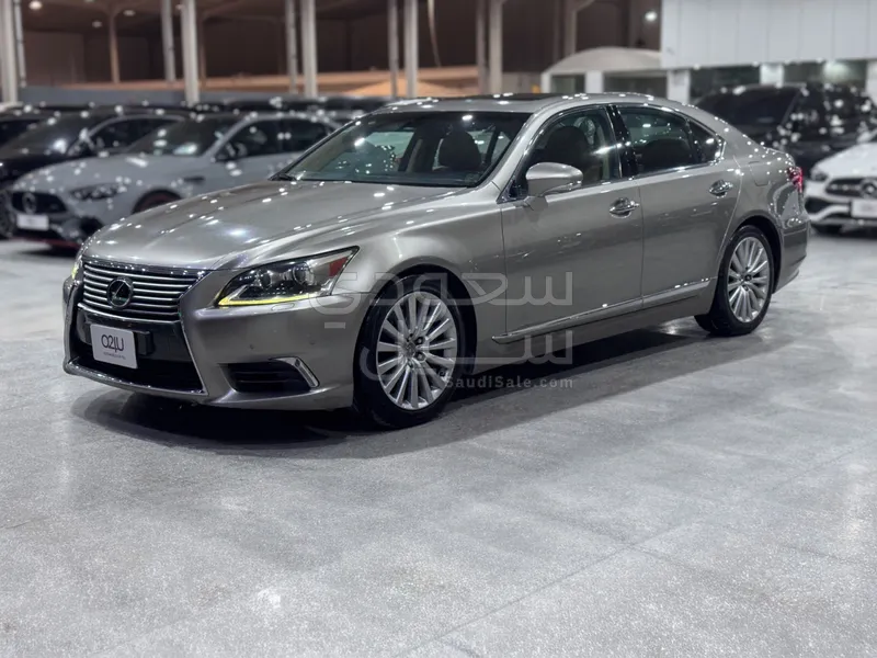 2015 لكزس إل إس 460