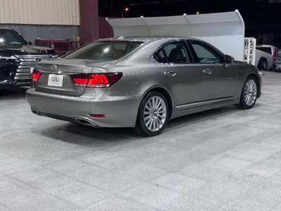 2015 لكزس إل إس 460