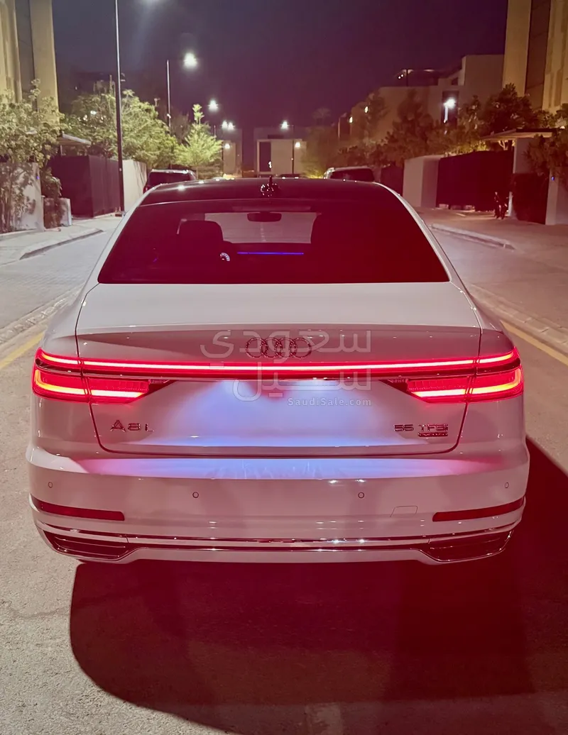 2018 اودي اي 8 ال 55تي اف اس أي